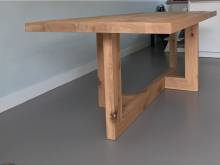 Eettafel robuust eikenhout asymmetrisch brede planken
